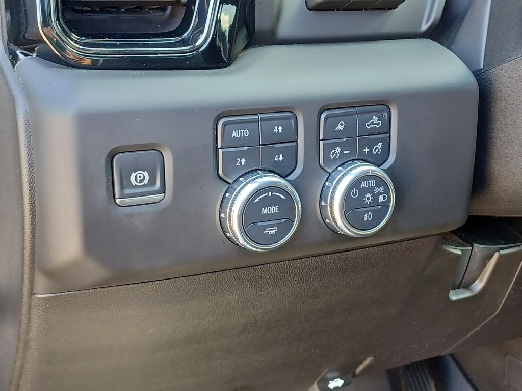 2025 GMC Sierra 2500HD 4WD Crew Cab Standard Bed AT4X