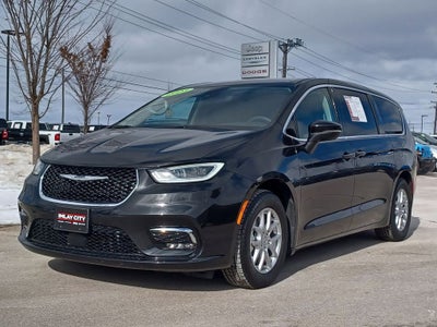 2023 Chrysler Pacifica Touring L