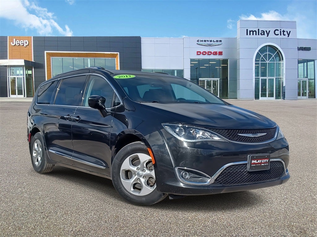 2017 Chrysler Pacifica Touring-L Plus
