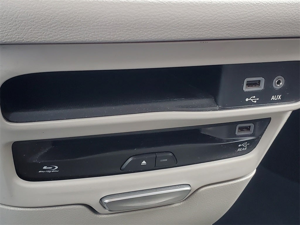 2017 Chrysler Pacifica Touring-L Plus