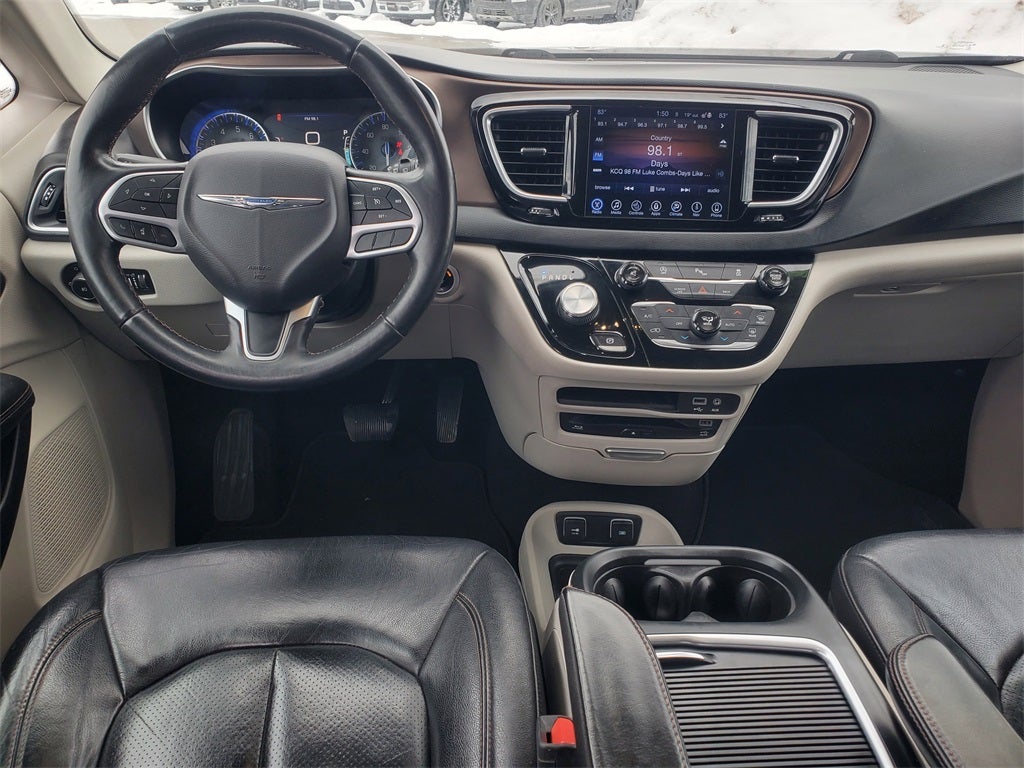 2017 Chrysler Pacifica Touring-L Plus
