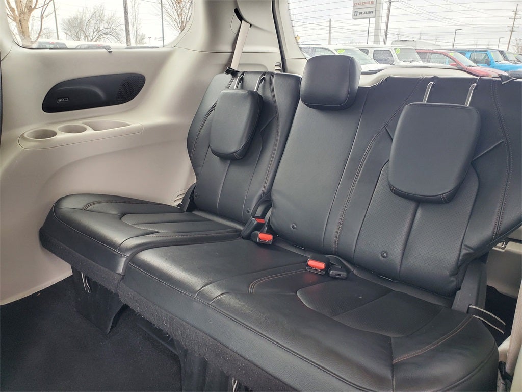 2017 Chrysler Pacifica Touring-L Plus