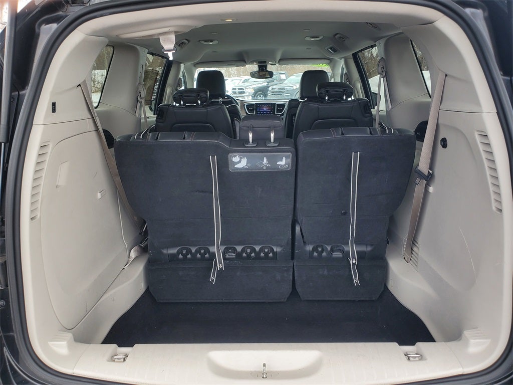 2017 Chrysler Pacifica Touring-L Plus