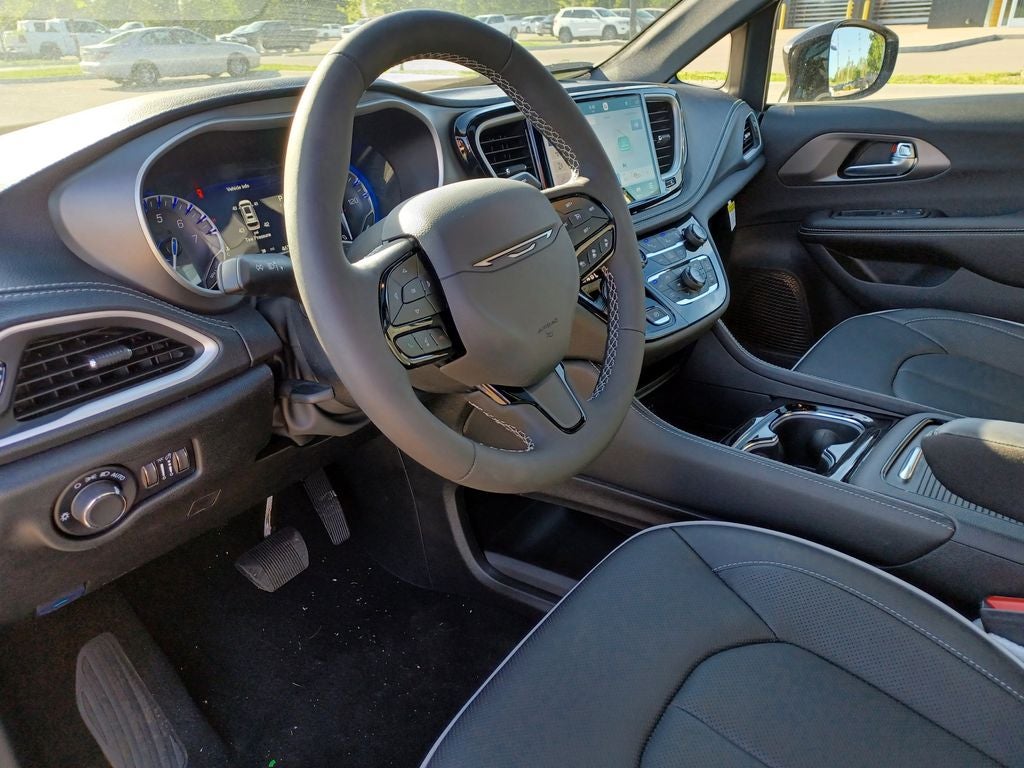 2027 Chrysler Pacifica PACIFICA LIMITED