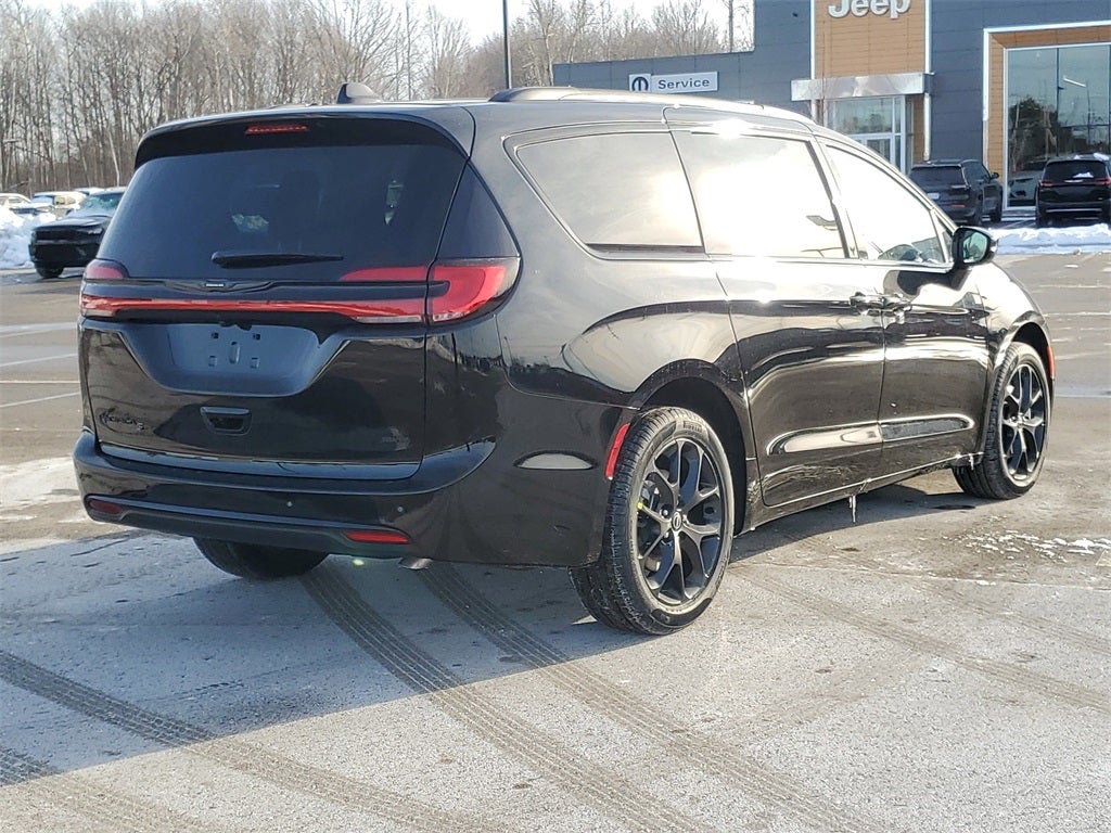 2026 Chrysler Pacifica PACIFICA SELECT AWD