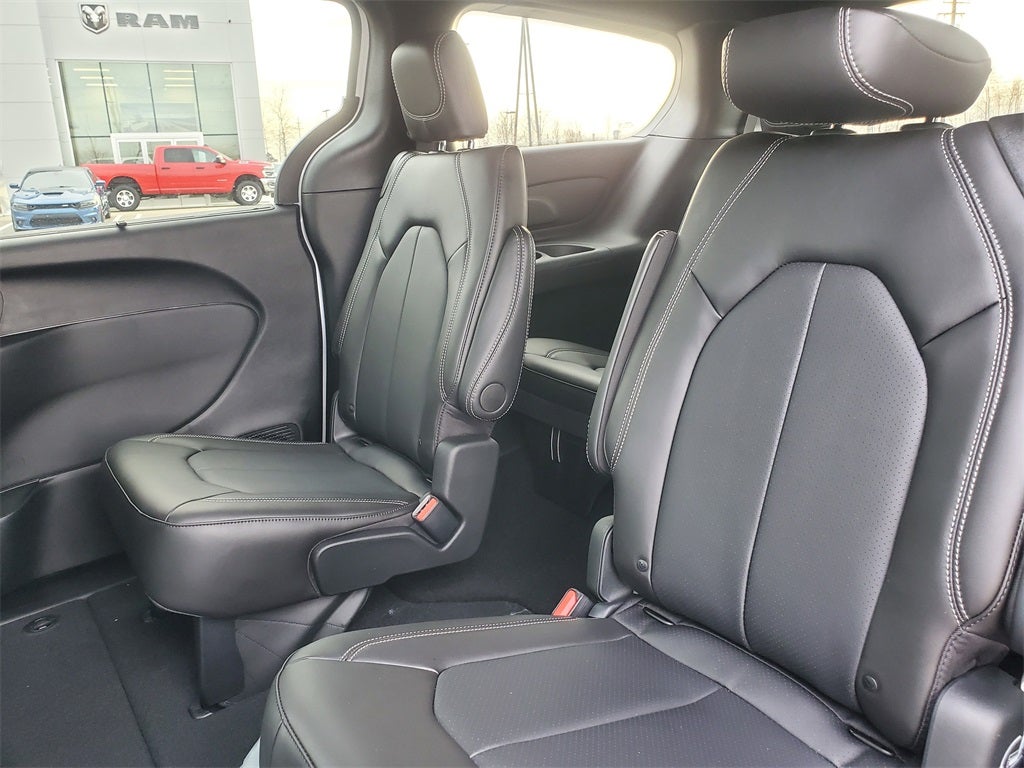 2026 Chrysler Pacifica PACIFICA SELECT AWD