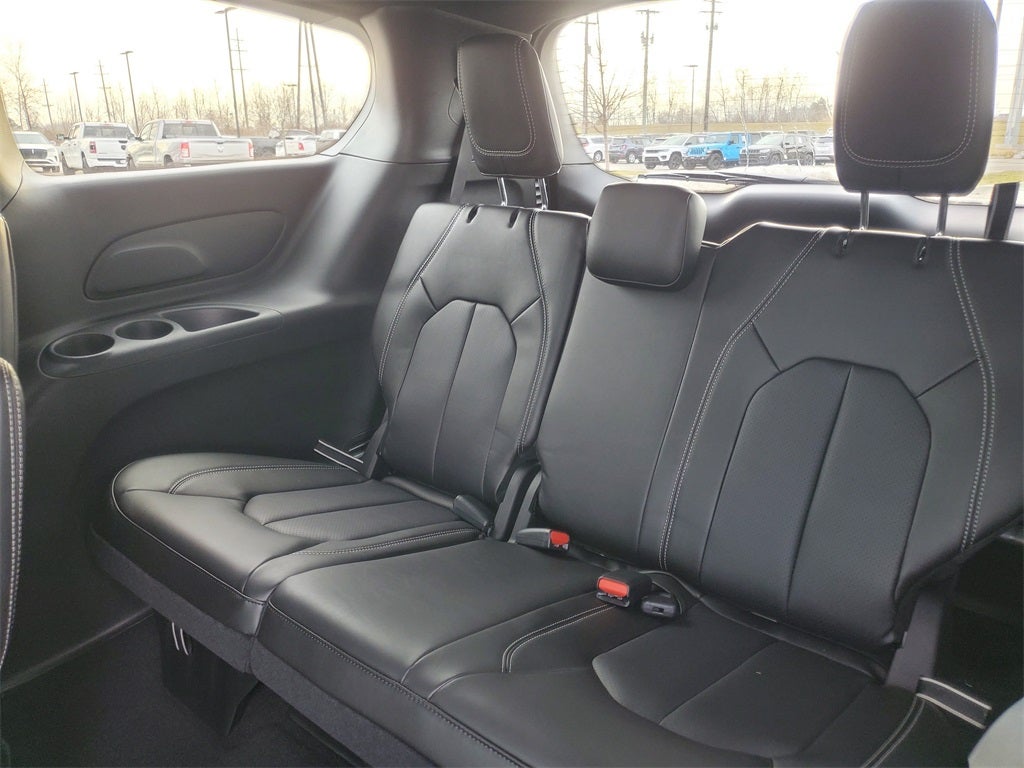 2026 Chrysler Pacifica PACIFICA SELECT AWD