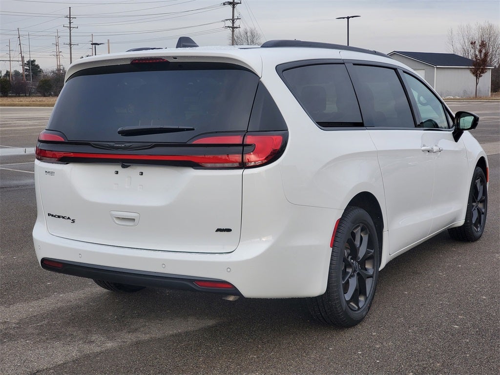2026 Chrysler Pacifica PACIFICA SELECT AWD