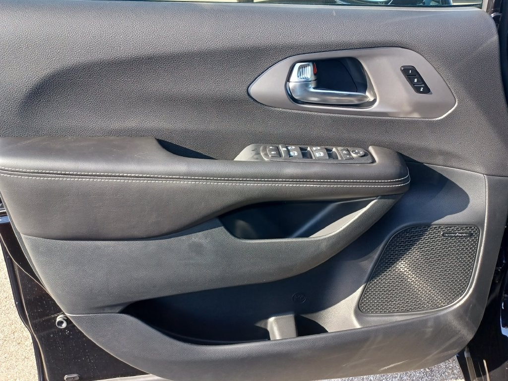 2027 Chrysler Pacifica Limited