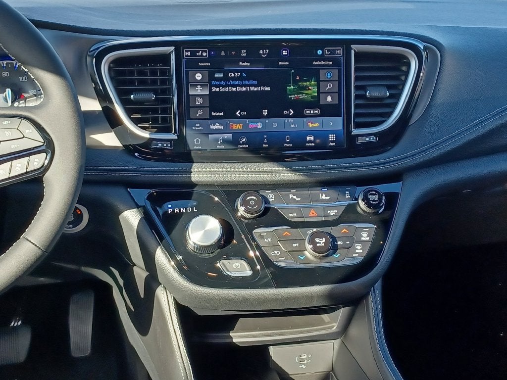 2027 Chrysler Pacifica Limited