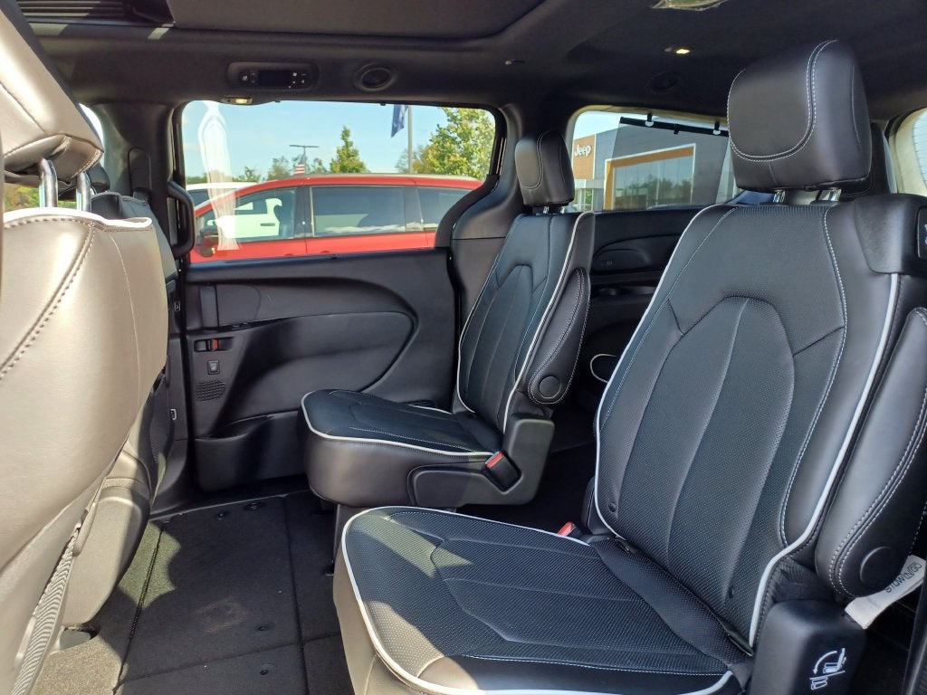 2027 Chrysler Pacifica Limited