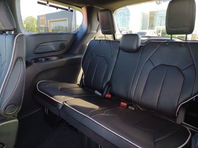 2027 Chrysler Pacifica Limited