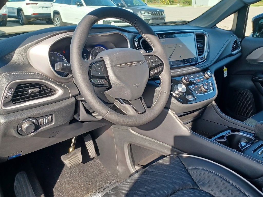 2027 Chrysler Pacifica Limited