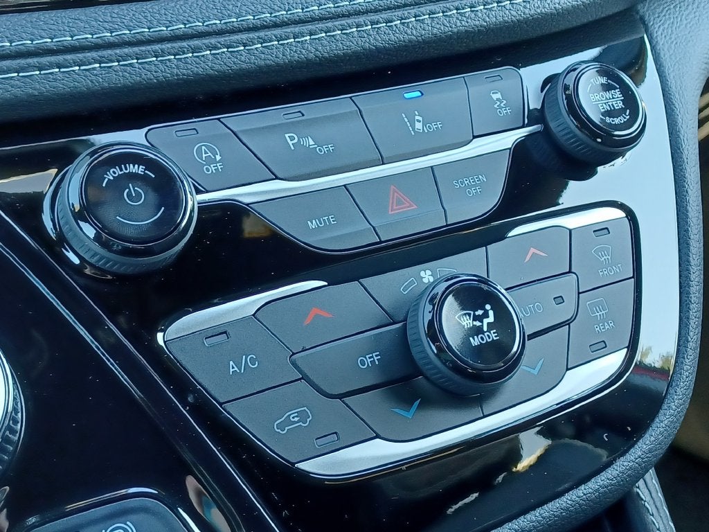 2027 Chrysler Pacifica Limited