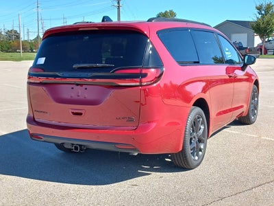 2027 Chrysler Pacifica Limited
