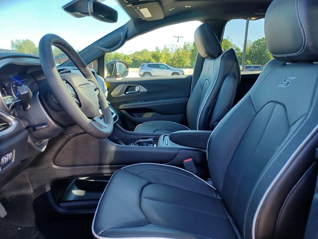 2027 Chrysler Pacifica Limited