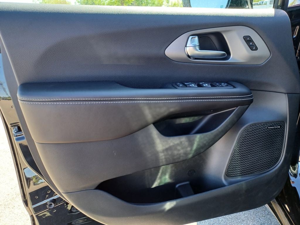 2027 Chrysler Pacifica PACIFICA LIMITED AWD