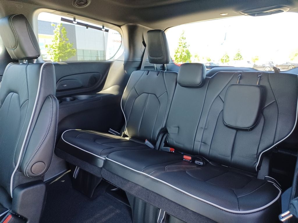 2027 Chrysler Pacifica PACIFICA LIMITED AWD