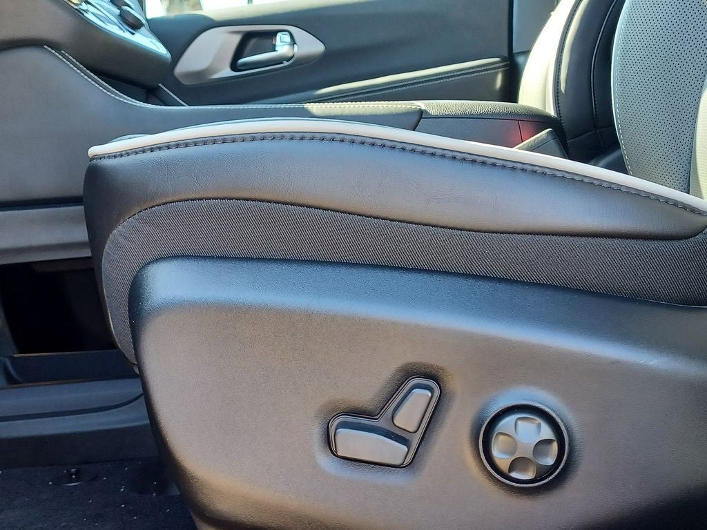 2027 Chrysler Pacifica PACIFICA LIMITED AWD