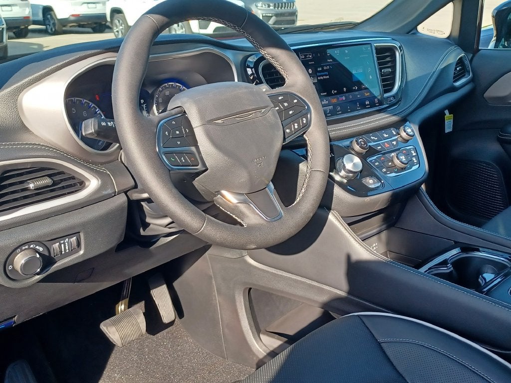 2027 Chrysler Pacifica Limited