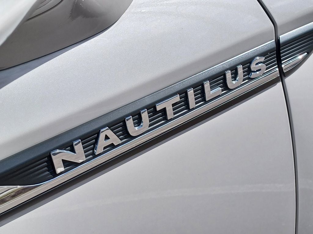 2021 Lincoln Nautilus Standard