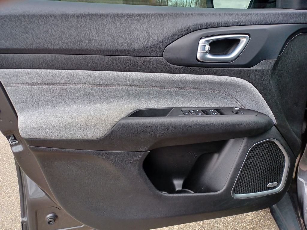 2023 Jeep Compass Latitude Lux FWD