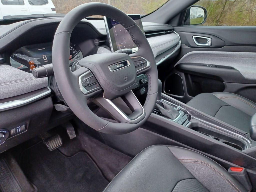 2023 Jeep Compass Latitude Lux FWD