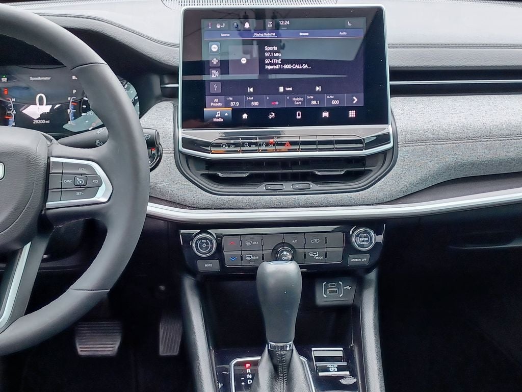 2023 Jeep Compass Latitude Lux FWD