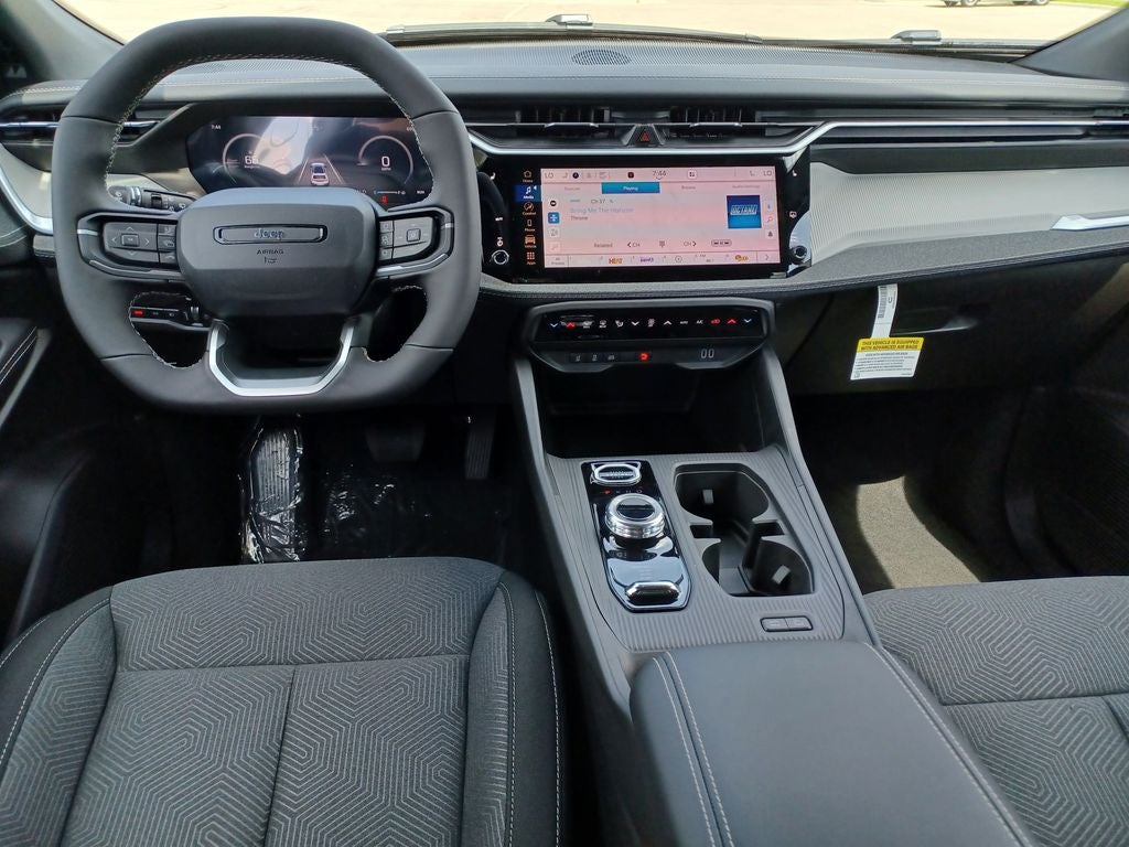 2026 Jeep Cherokee CHEROKEE LAREDO 4X4