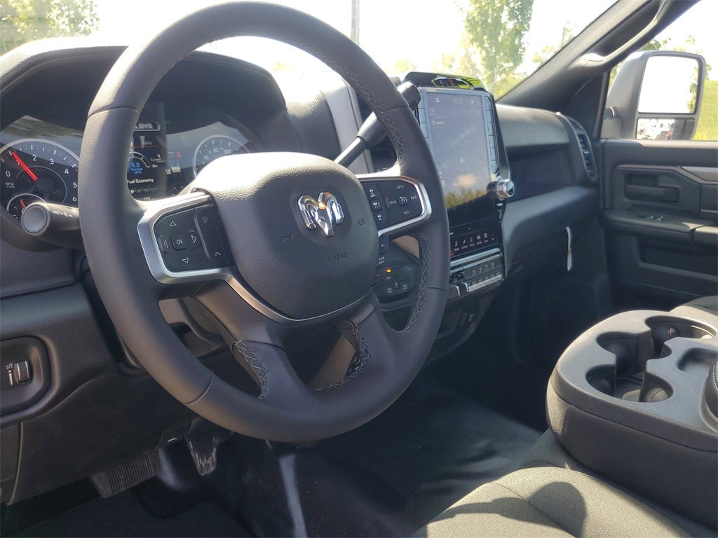 2025 RAM 2500 Tradesman Regular Cab 4x4 8' Box