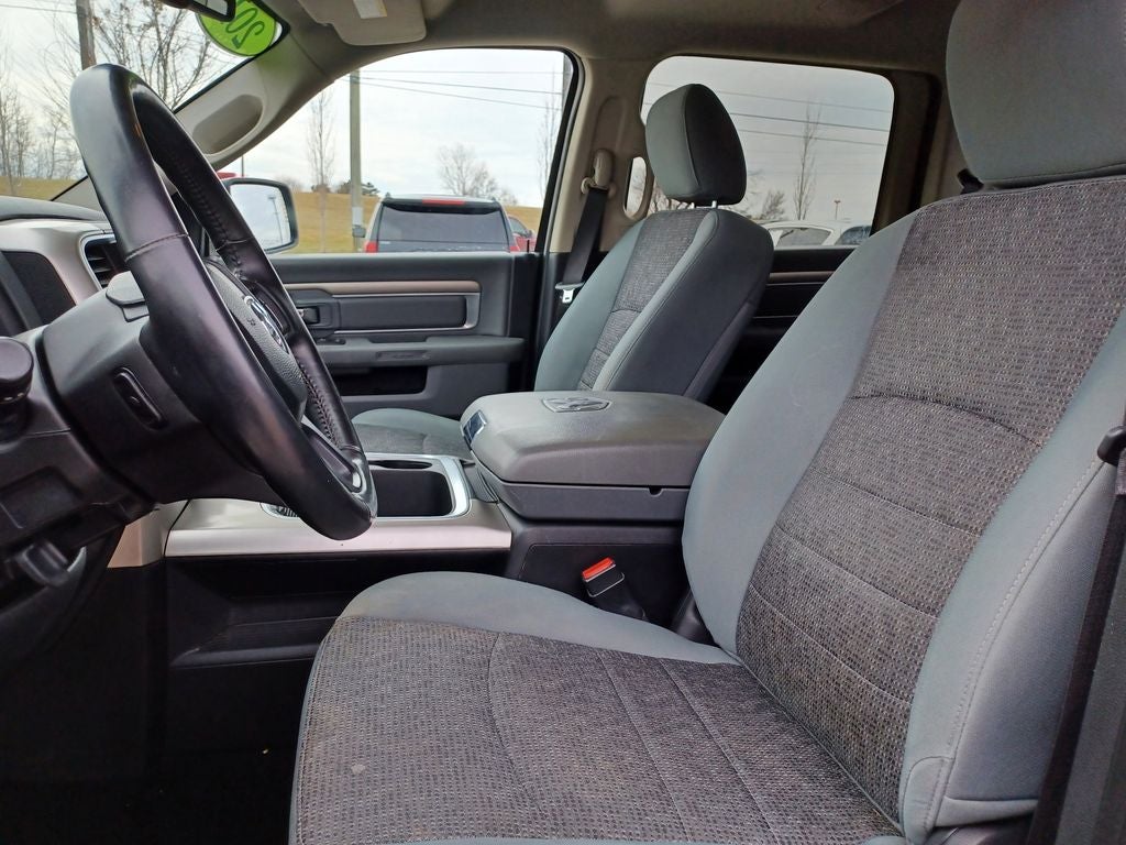 2017 RAM 1500 Big Horn Crew Cab 4x4 5'7' Box