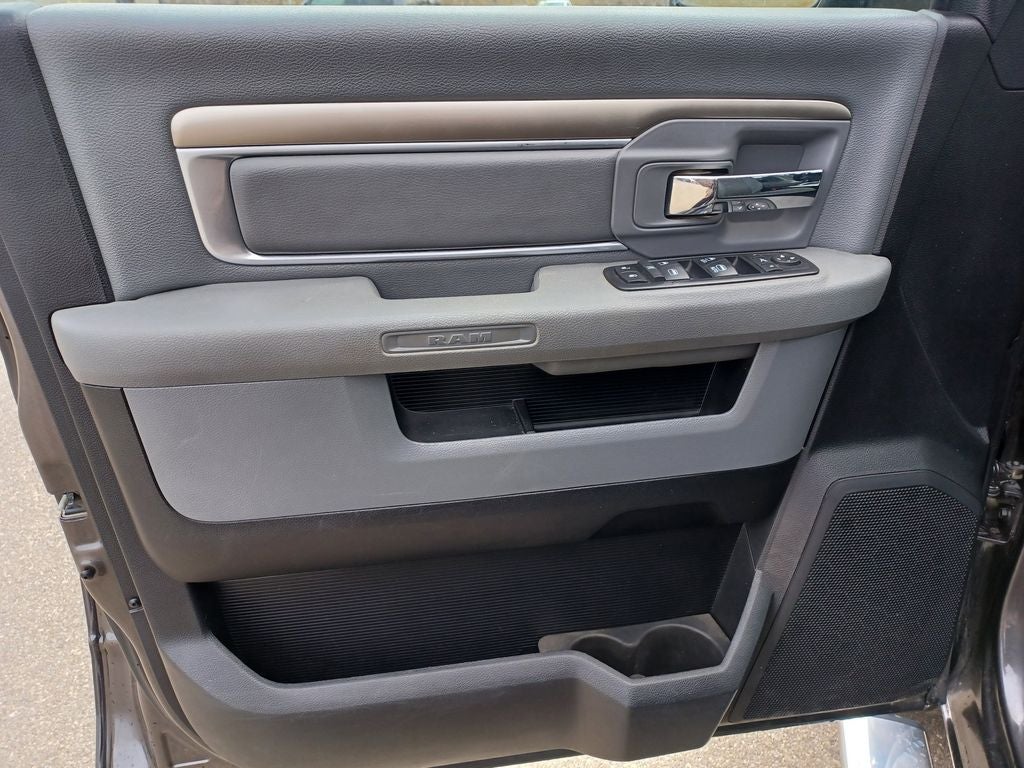2017 RAM 1500 Big Horn Crew Cab 4x4 5'7' Box