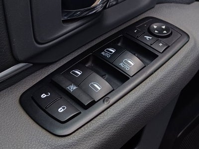2017 RAM 1500 Big Horn Crew Cab 4x4 5'7' Box