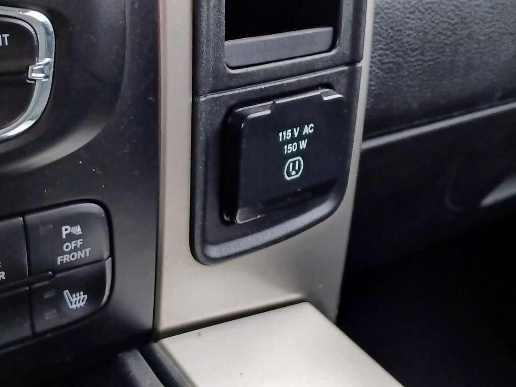 2017 RAM 1500 Big Horn Crew Cab 4x4 5'7' Box
