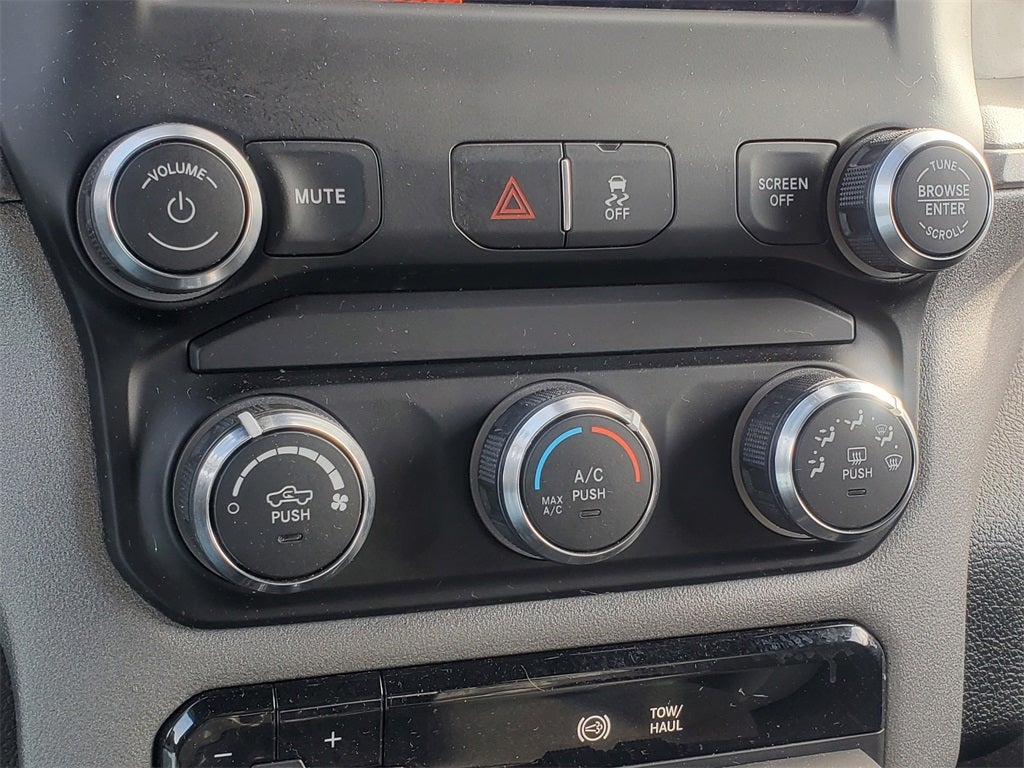 2024 RAM 2500 Tradesman Crew Cab 4x4 6'4' Box