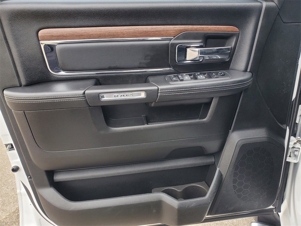 2018 RAM 2500 Laramie Crew Cab 4x4 6'4' Box