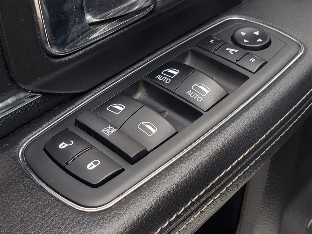 2018 RAM 2500 Laramie Crew Cab 4x4 6'4' Box