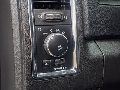 2018 RAM 2500 Laramie Crew Cab 4x4 6'4' Box