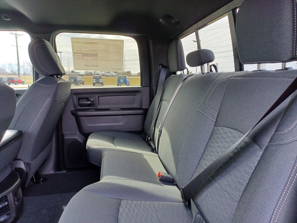 2026 RAM Ram 2500 RAM 2500 BLACK EXPRESS CREW CAB 4X4 8' BOX