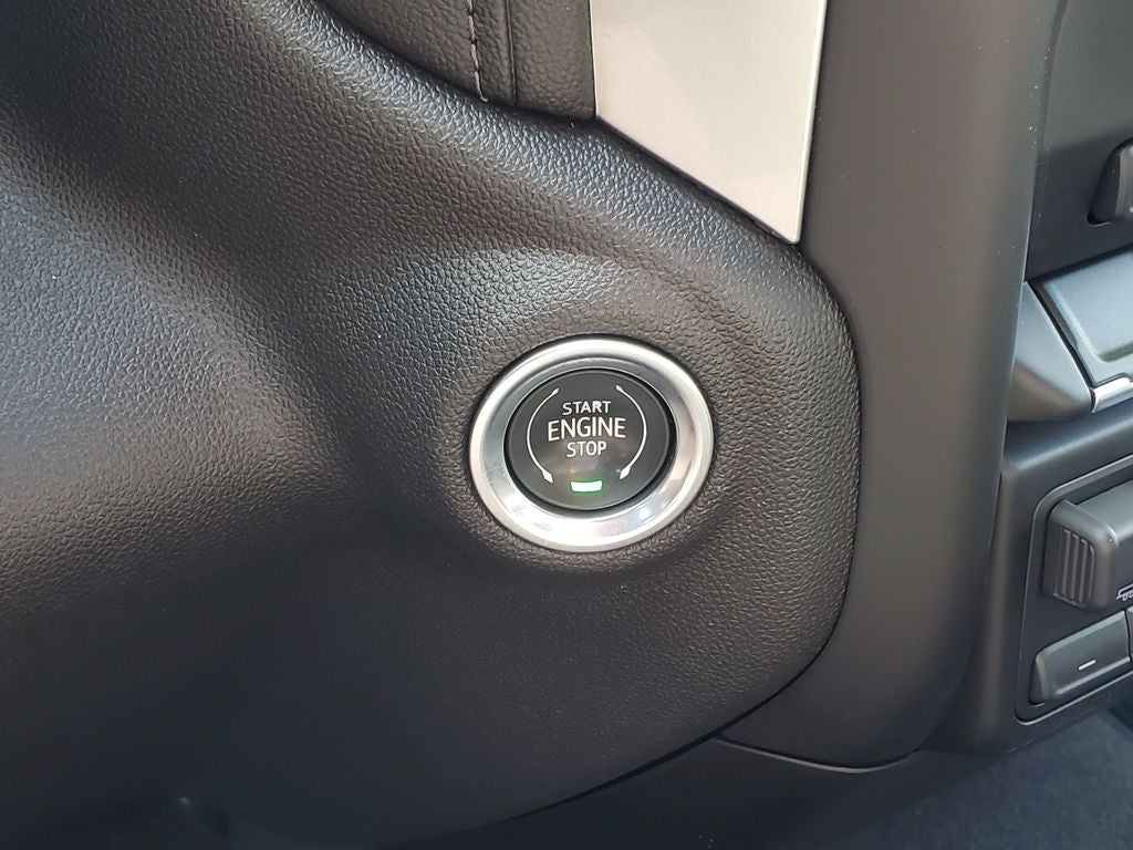 2020 Chevrolet Silverado 1500 4WD Crew Cab Short Bed LT