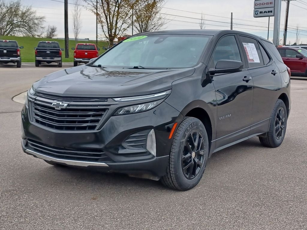 Used 2022 Chevrolet Equinox LT with VIN 3GNAXUEV8NL118052 for sale in Imlay City, MI