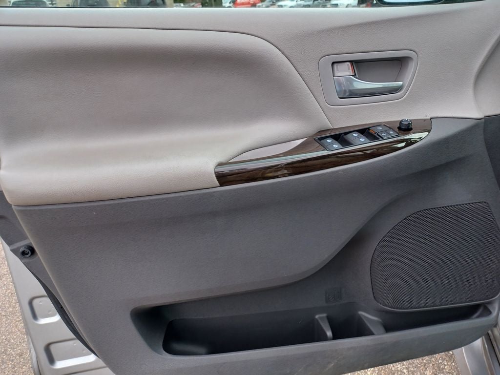 2018 Toyota Sienna XLE 7 Passenger