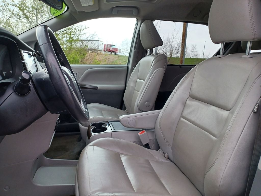 2018 Toyota Sienna XLE 7 Passenger