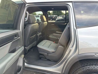 2024 GMC Acadia AT4