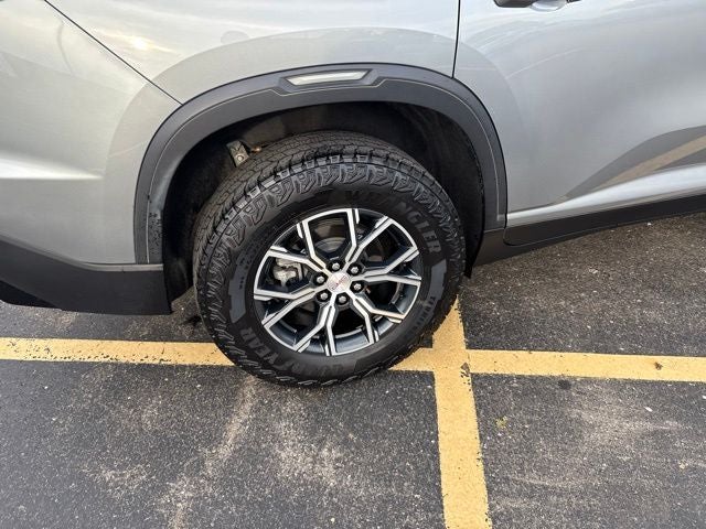2024 GMC Acadia AT4