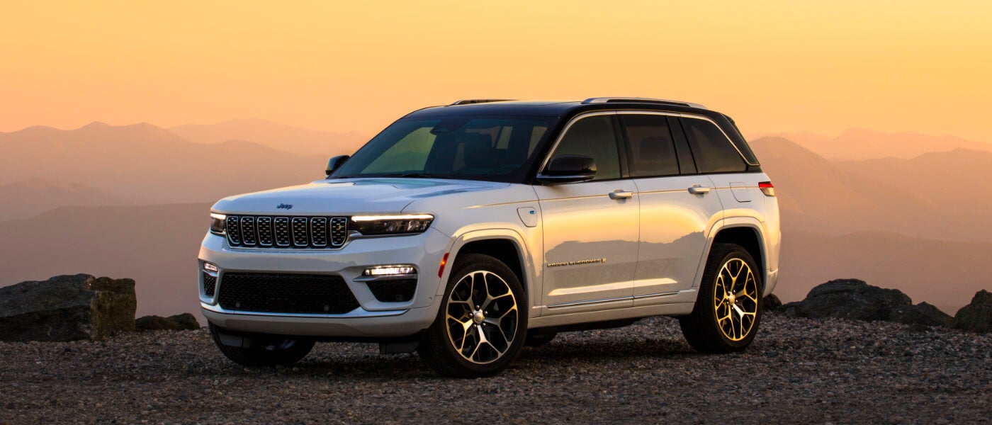 2025 Jeep Grand Cherokee Exterior Mountain Sunset