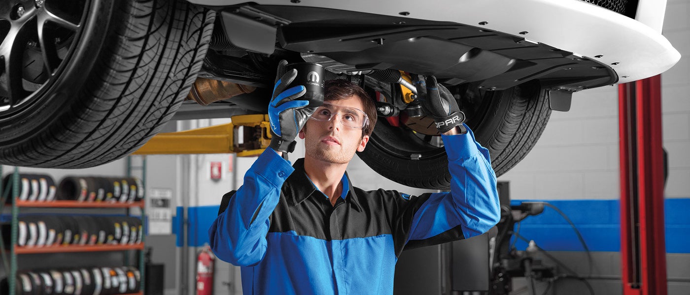 Service Changing Oil Filter